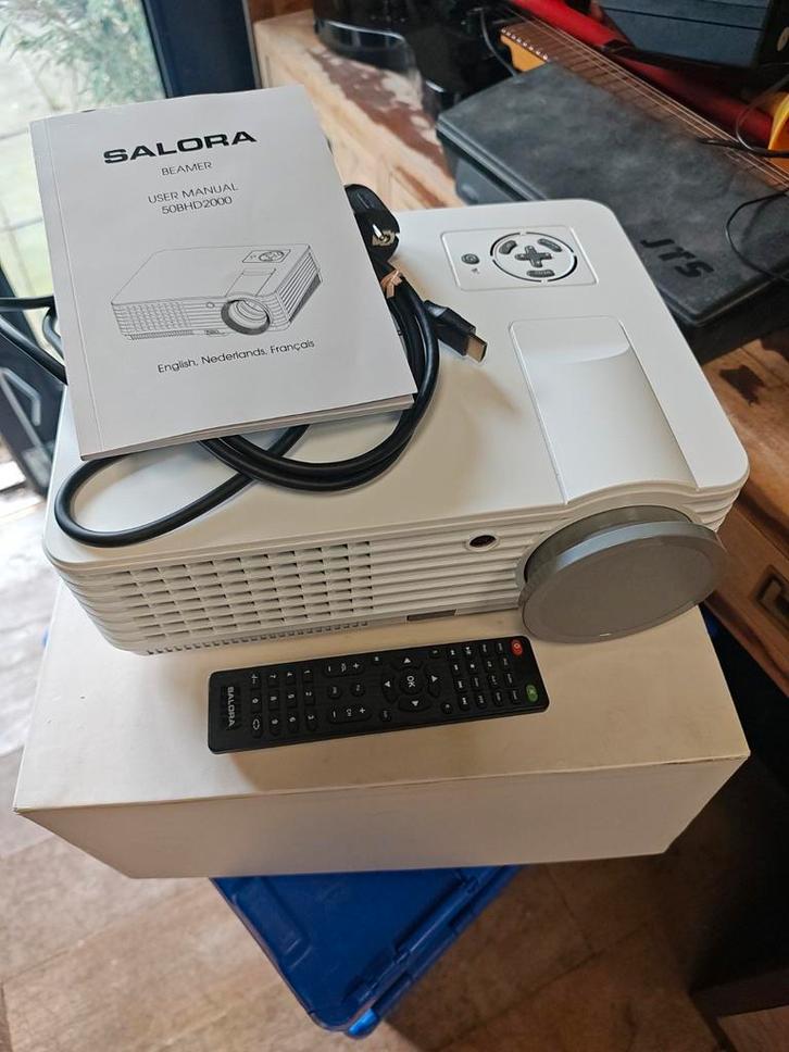 Salora Beamer 50BHD2000, Audio, Tv en Foto, Beamers, Zo goed als nieuw, LED, Full HD (1080), Ophalen of Verzenden