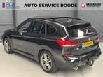 BMW X1 sDrive18i (136 pk) M-Sport automaat - panorama / schu, Leder en Stof, Zwart, Bedrijf, 3 cilinders