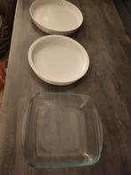 Oven schaal rond of vierkant, aardewerk of glas, Huis en Inrichting, Keuken | Potten en Pannen, Ophalen of Verzenden, Zo goed als nieuw