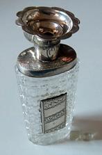 Koopje!! Antiek zilveren parfumflesje met trechtertje, incl, Verzenden, Zilver