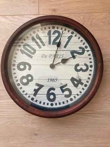 Industriële Wandklok - Roestbruin IJzer beschikbaar voor biedingen