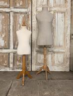 Dames Paspop en Kinderpaspop. Houten driepoot standaard., Ophalen