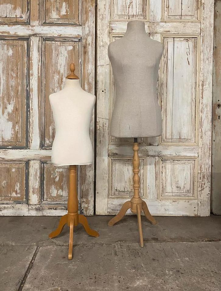 Dames Paspop en Kinderpaspop. Houten driepoot standaard., Antiek en Kunst, Curiosa en Brocante, Ophalen