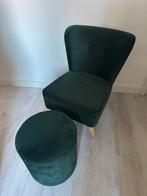 Donker groene suede stof stoel fauteuil met poef, Huis en Inrichting, Stoelen, Ophalen, Overige kleuren, Zo goed als nieuw, Eén