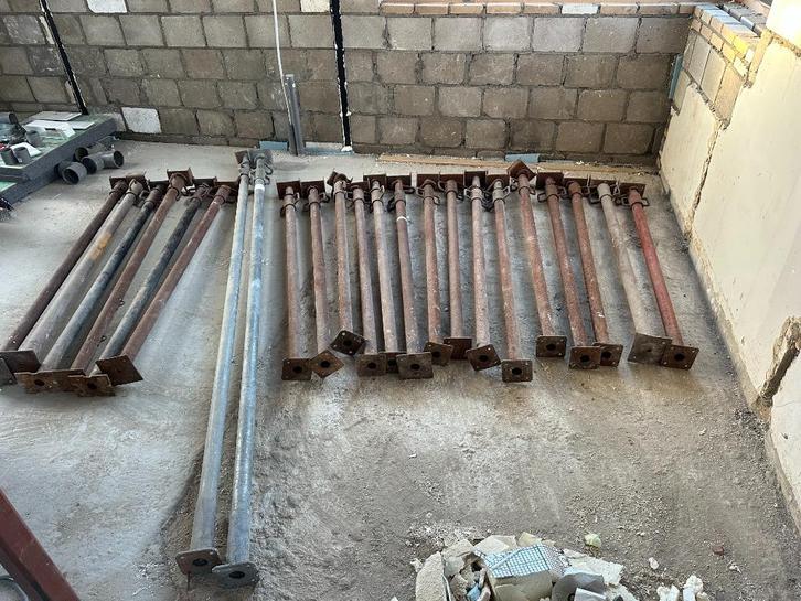 21 stempels/ stutten, Doe-het-zelf en Verbouw, Steigers, Gebruikt, Overige typen, 2 tot 5 meter, Ophalen