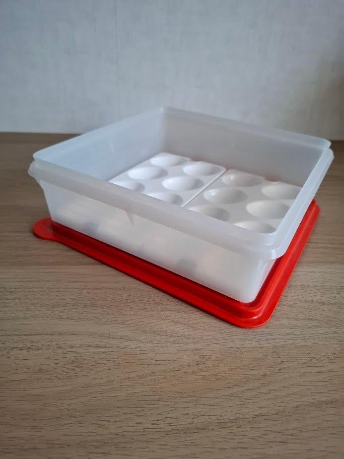 Tupperware Snack-store eierdoos 2L 23 x 23 cm, Huis en Inrichting, Keuken | Tupperware, Ophalen of Verzenden, Zo goed als nieuw