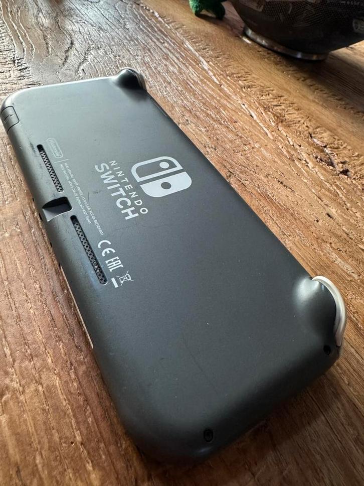 Nintendo Switch Lite + Animal Crossing, Spelcomputers en Games, Spelcomputers | Nintendo Switch, Zo goed als nieuw, Switch Original