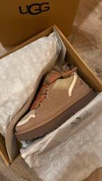 UGG lowmel rockey oak w 38, Ophalen of Verzenden, Zo goed als nieuw, Boots