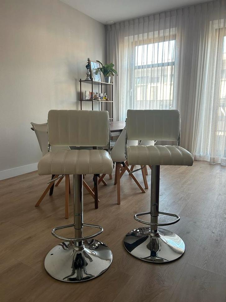 Stijlvolle bar krukken set GRATIS, Huis en Inrichting, Barkrukken, Zo goed als nieuw, 60 tot 90 cm, Metaal, 2 krukken, In hoogte verstelbaar
