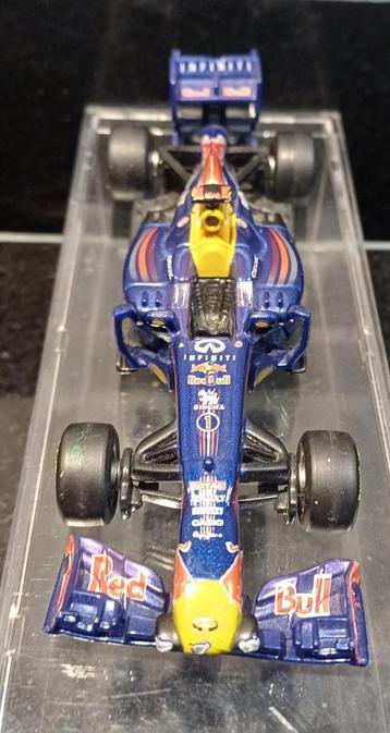 Red Bull 9 Infinity 1:32 schaars RB 9 van Sebastian Vettel beschikbaar voor biedingen