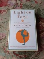Light on Yoga - B.K.S. Iyengar, Boeken, Gezondheid, Dieet en Voeding, B.K.S. Iyengar, Ophalen of Verzenden, Zo goed als nieuw