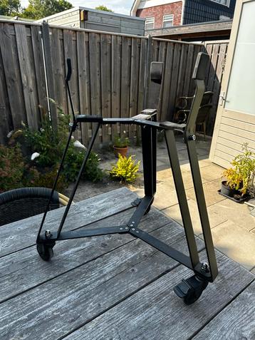 Barbecue onderstel / barbecue standaard beschikbaar voor biedingen