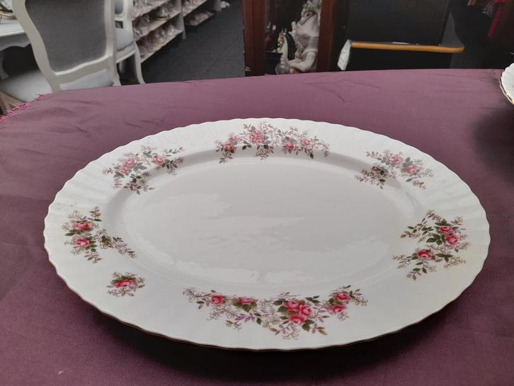 Royal albert lavender rose groot vlees bord, Antiek en Kunst, Antiek | Servies los, Ophalen of Verzenden