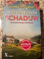 De zeven zussen: Schaduw - Lucinda Riley, Boeken, Ophalen of Verzenden, Zo goed als nieuw, Nederland