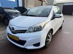 Toyota Yaris 1.3 VVT-i Aspiration 6-bak Camera Navigatie Cru, Voorwielaandrijving, Euro 5, 4 cilinders, Wit
