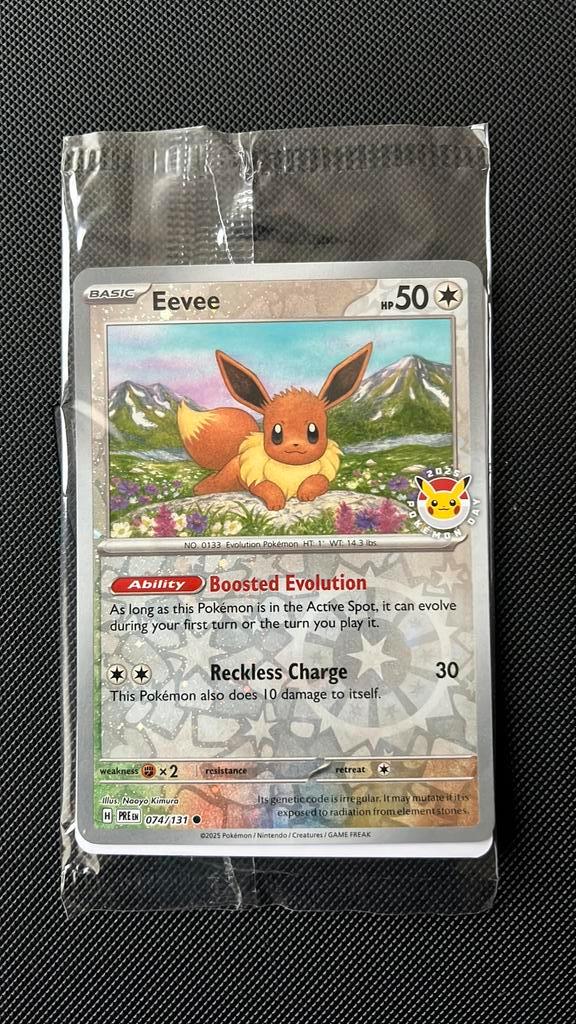 Eevee pre 074 stamped, Hobby en Vrije tijd, Verzamelkaartspellen | Pokémon, Zo goed als nieuw, Ophalen