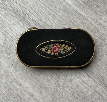 Vintage Petit Point Nagelset in Zwarte Etui beschikbaar voor biedingen