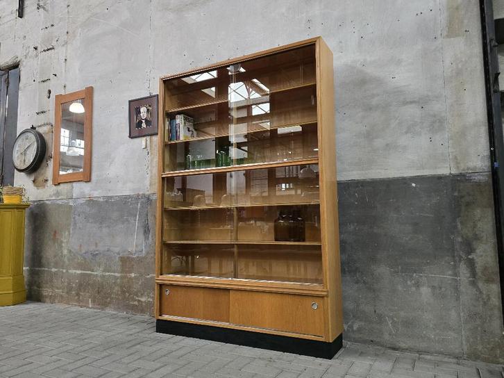Grote Duitse Winkel Vitrine Kast | Jaren 60 Wandkast Ondiep, Huis en Inrichting, Kasten | Vitrinekasten, Gebruikt, 200 cm of meer