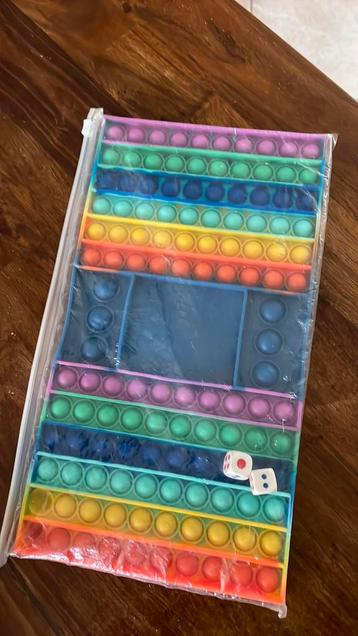Board game pop it Rainbow beschikbaar voor biedingen