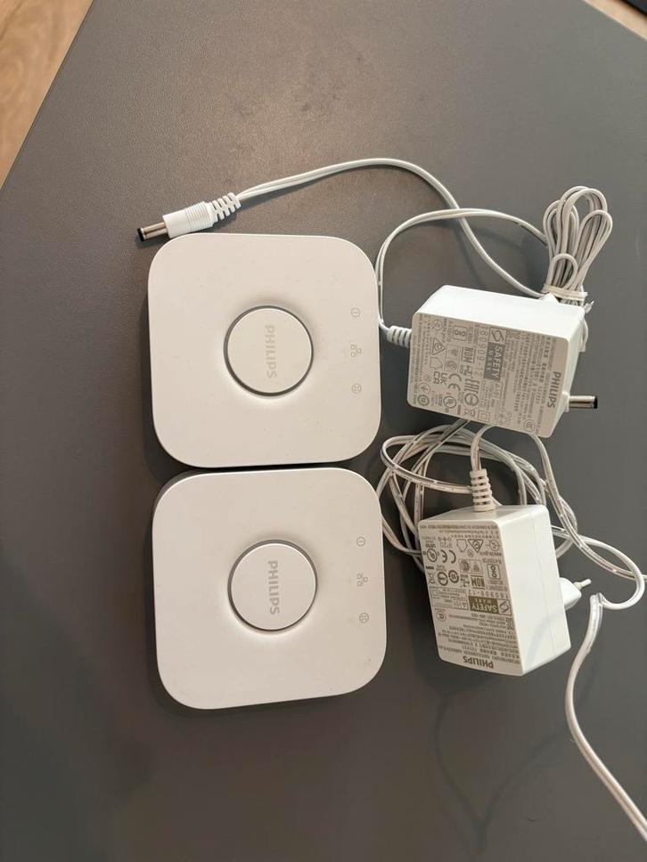 2x Philips Hue Bridge - Slimme Verlichting Hub, Huis en Inrichting, Lampen | Hanglampen, Gebruikt, Minder dan 50 cm, Kunststof