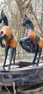2 massief houten-ijzer gemaakte paarden sculpturen(brocante), Ophalen of Verzenden, Gebruikt