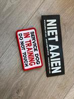 2 labels, Ophalen of Verzenden, Zo goed als nieuw