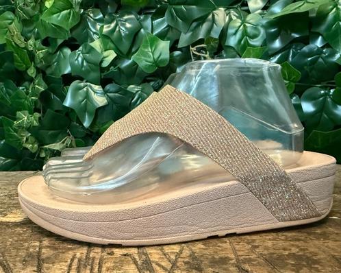 Bijna Nieuwe slippers van Fitflop maat 39, Kleding | Dames, Schoenen, Zo goed als nieuw, Slippers, Roze, Ophalen of Verzenden