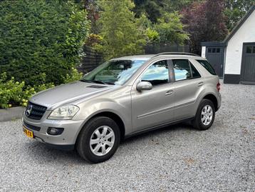 Full option M klasse Ml350 4MATIC groot onderhoud gehad beschikbaar voor biedingen