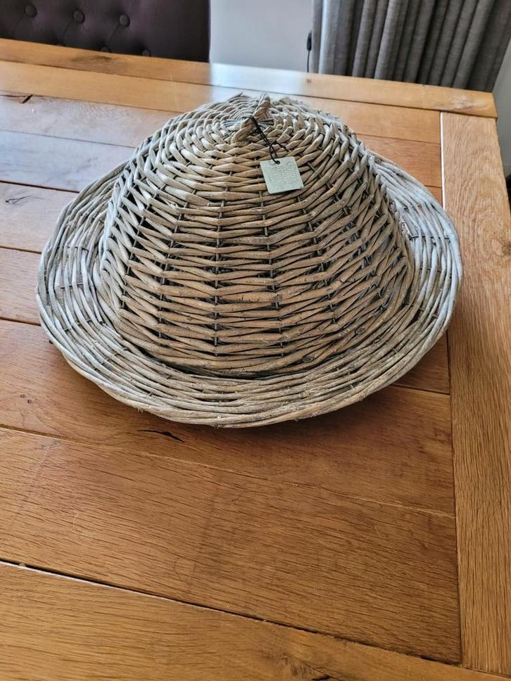 Rotan Stolp ,vliegenkap, Huis en Inrichting, Woonaccessoires | Schalen en Manden, Zo goed als nieuw, Schaal, Rond, Riet, Ophalen of Verzenden