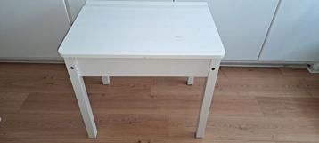 Ikea Kinderbureau en Stoel - Wit beschikbaar voor biedingen