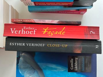 Stapel Nederlandstalige boeken beschikbaar voor biedingen