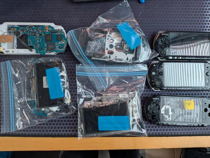 aantal kapotte psp, Spelcomputers en Games, Spelcomputers | Sony PSP, Niet werkend, PSP, Overige kleuren, Ophalen of Verzenden