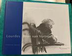 Lourdes Bron van vertrouwen stichting Aquero hardcover, Boeken, Godsdienst en Theologie, Ophalen of Verzenden, Zo goed als nieuw