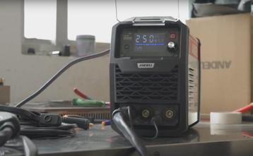 Professionele MIG Lasser –Nieuw– Gasloos 3-in-1 Andeli 250 beschikbaar voor biedingen