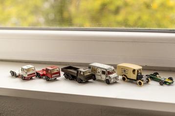 15 retro die-cast cars and other beschikbaar voor biedingen