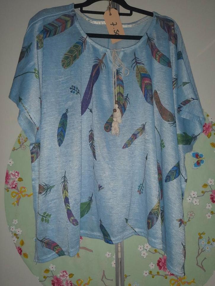 Blauwe top met verenprint - maat L linnen, Kleding | Dames, Blouses en Tunieken, Zo goed als nieuw, Maat 42/44 (L), Blauw, Ophalen of Verzenden