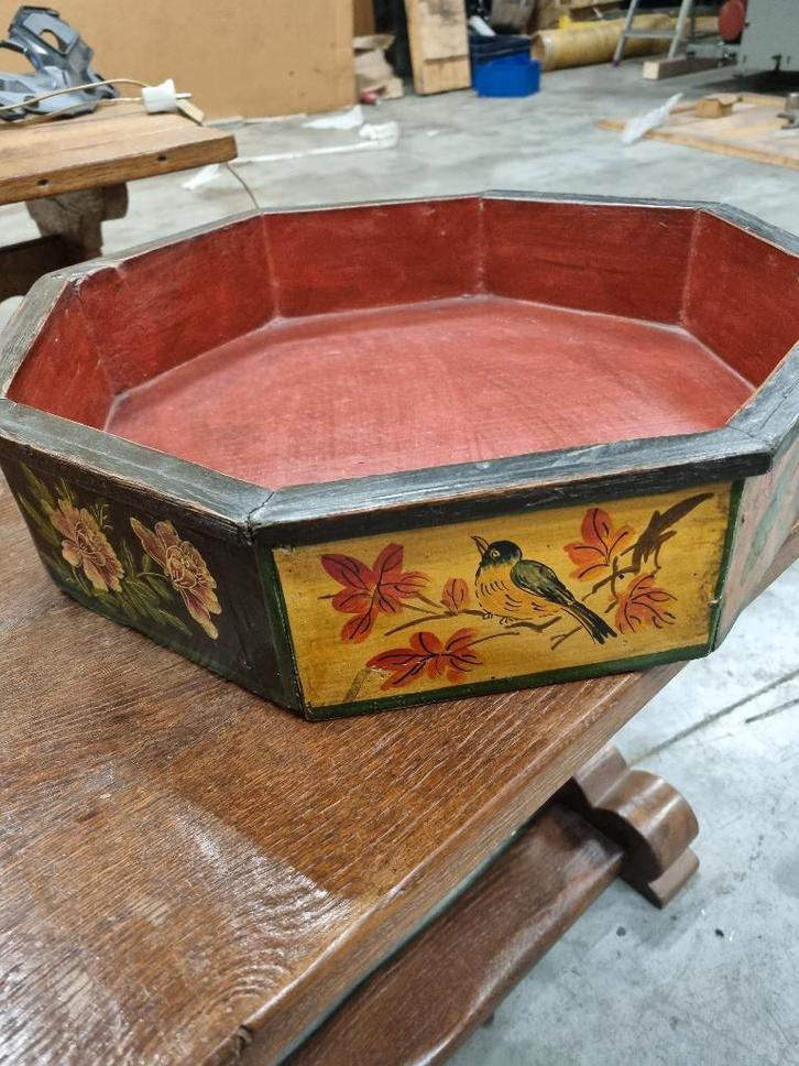 Handbeschilderde Chinese houten bak – achthoekig, vintage, Huis en Inrichting, Woonaccessoires | Schalen en Manden, Gebruikt, Schaal