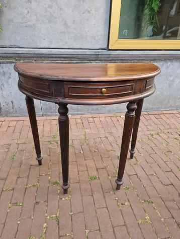 Halve maan tafel table sidetable klaar voor een nieuwe plek! beschikbaar voor biedingen