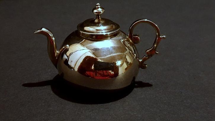 Antiek miniatuur THEEPOT zilver Amsterdam 1756, Antiek en Kunst, Antiek | Goud en Zilver, Zilver, Ophalen of Verzenden