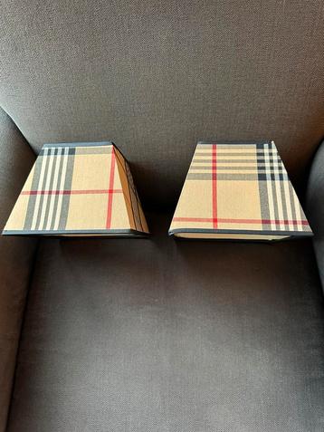 Twee kleine Burberry ruit lampenkapjes 10x13,5x17. Nieuw! beschikbaar voor biedingen