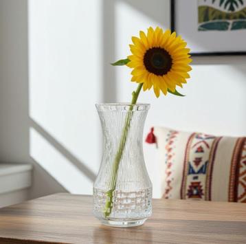 Vintage Geperste Glazen Vaas,1960s Mid-Century Modern beschikbaar voor biedingen