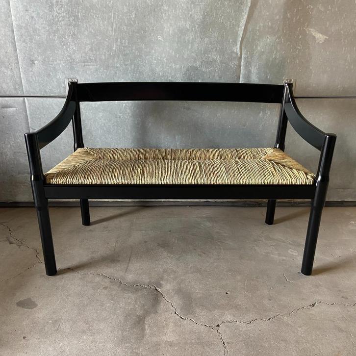 OPRUIMING Vico Magistretti Carimate bank uit de jaren 50 MLC, Huis en Inrichting, Banken | Bankstellen, Gebruikt, Rechte bank