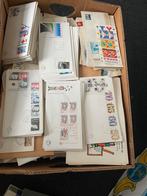 Bananendoos vol poststukken diverse landen en jaren, Ophalen of Verzenden, Overige typen