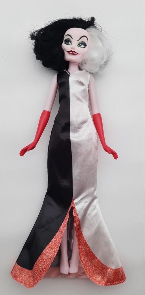 Cruella De Vil Disney Villains (101 dalmatiers) pop ca. 28cm, Verzamelen, Disney, Gebruikt, Beeldje of Figuurtje, Overige figuren