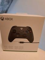 Xbox Wireless Controller + USB-C Cable, Xbox Original, Ophalen of Verzenden, Zo goed als nieuw, Controller