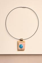 Ketting met glazen hanger, Met hanger, Kunststof, Beige, Nieuw