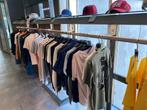 19 Winkel rekken/ kleding rekken G-Star Headquarters €100,-, Ophalen, Zo goed als nieuw