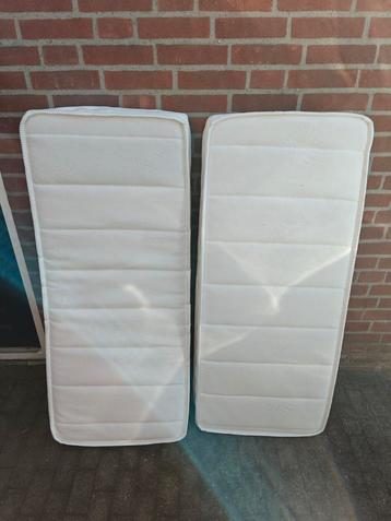 2x kinder matras 120x50x12 beschikbaar voor biedingen