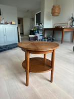 Antiek ronde bijzettafel van hout, Antiek en Kunst, Ophalen