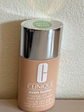 Clinique Even Better Make Up  SPF15  kleur: CN 08 linen beschikbaar voor biedingen